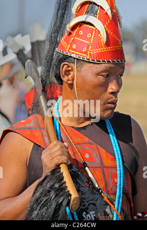 Wancho uomo, tribù a Namdapha Eco festival culturali, Miao, Arunachal Pradesh, India Foto Stock