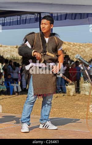 Tagin uomo, tribù a Namdapha Eco festival culturali, Miao, Arunachal Pradesh, India Foto Stock