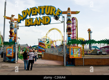 L'entrata di Adventure Island sul lungomare di Southend in Essex. Foto Stock