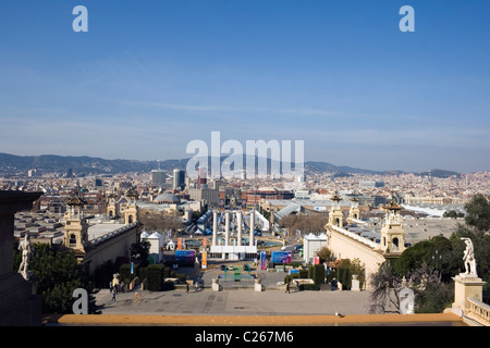 Vista su Barcellona, Spagna dal Museo Nazionale d'arte sulla collina di Montjuic. Foto Stock