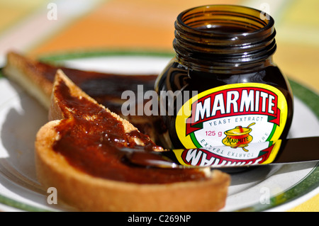 Marmite aprire il vaso e Toast Foto Stock