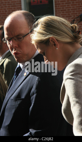 Visita di Stato in Irlanda - Il Principe Alberto II di Monaco e la sua fidanzata Charlene Wittstock il 4 aprile 2011 Foto Stock