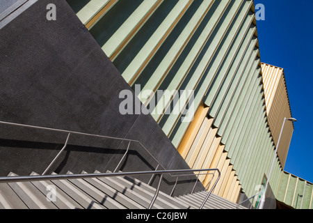 Nottingham galleria d'arte contemporanea croce nei giorni feriali Nottingham Nottinghamshire England Regno Unito GB EU Europe Foto Stock