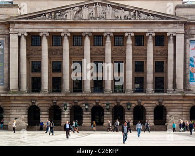 Dettaglio delle colonne sulla piazza del mercato facciata di Nottingham Casa consiglio il municipio costruito 1927-29 progettato da Thomas Howitt Foto Stock