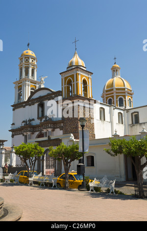 La Chiesa cattolica, Comala, Colima, Messico Foto Stock