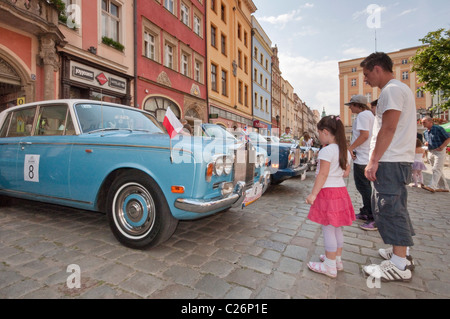 Anni Settanta Rolls Royce Silver Shadow a Rolls-Royce e Bentley riunione del Club a Rynek (Piazza del Mercato) in Świdnica, Slesia, Polonia Foto Stock