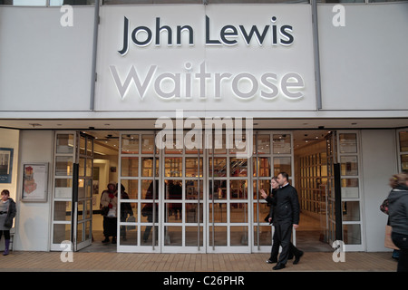 Ingresso al 'John Lewis' e Waitrose memorizza a Kingston Upon Thames, London, Regno Unito. Foto Stock