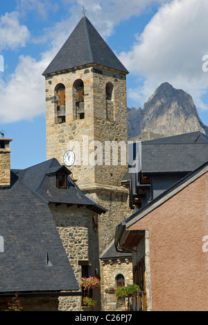 Chiesa barocca in Valle di Tena,Pirinees montagne,Huesca,Spagna Foto Stock