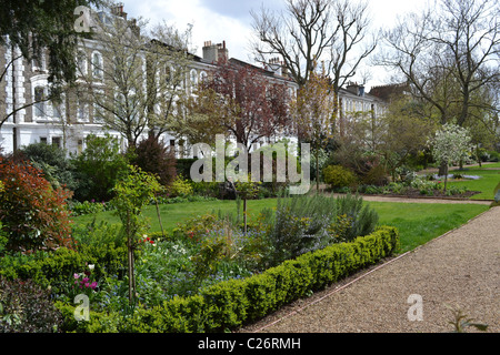 Giardini Comunali in Piazza Carlyle, a Chelsea, Londra, Regno Unito ARTIFEX LUCIS Foto Stock