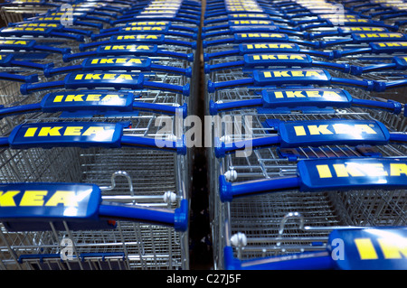Ikea carrelli di shopping Foto Stock