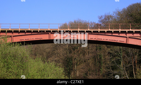 Victoria ponte che attraversa il fiume Severn vicino Trimpley, Worcestershire, Inghilterra, Europa Foto Stock