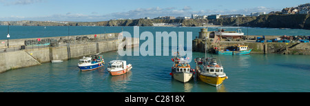 Vista panoramica di Newquay Harbour ad alta marea, Cornwall Regno Unito. Foto Stock