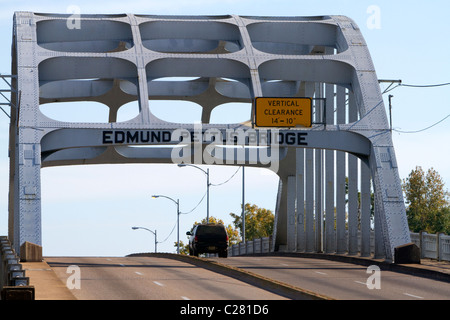 Edmund Pettus Bridge porta U.S. Autostrada 80 attraverso l'Alabama River in Selma, Alabama, Stati Uniti d'America. Foto Stock