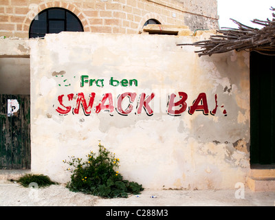 Snack bar segno dipinto su un calcestruzzo wal Foto Stock