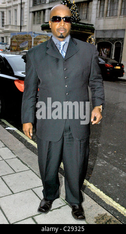 MC Hammer aka Stanley Kirk Burrell fuori il Claridges Hotel Londra Inghilterra - 08.12.09 Mark Douglas/ Foto Stock