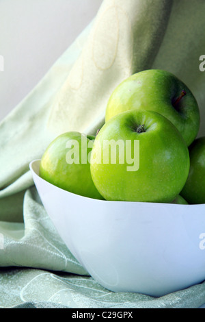 Verde ed elegante le mele Granny Smith Foto Stock