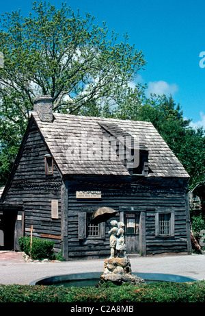 Costruito di cipressi e rosso dei blocchi di legno di cedro, questo 1700s struttura in Sant'Agostino, Florida, Stati Uniti d'America, è detto di essere il più antico mattone di legno negli Stati Uniti Foto Stock