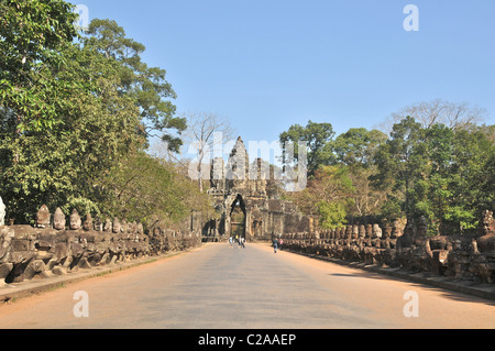 Angkor Thom entrata sud Porta Vittoria Siem Reap Cambogia Foto Stock