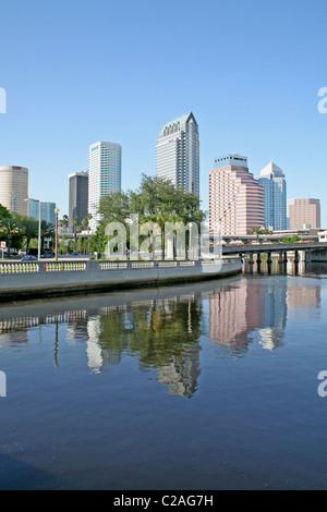 Riflesso Skyline Hillsborough Bay 2008, Tampa Florida Foto Stock