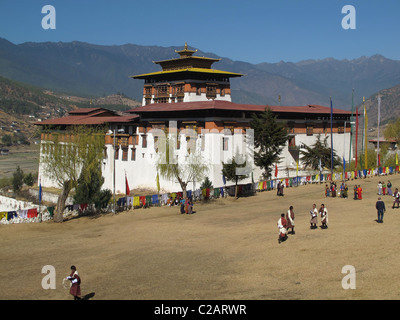 Paro Dzong durante il Paro Tsechu, Western Bhutan Foto Stock