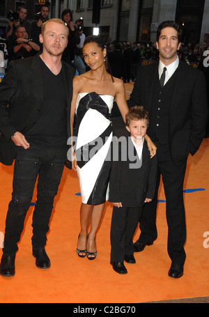 David Schwimmer, Thandie Newton e Simon Pegg UK premiere di 'Esegui, Fat Boy, esegui" tenutasi presso l' Odeon West End - Arrivi Foto Stock