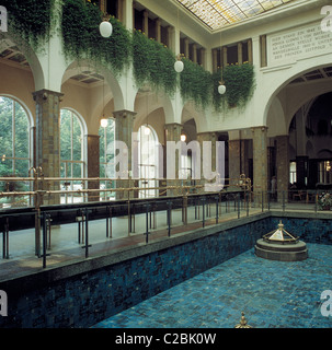 Brunnenhalle in der historischen Trinkhalle von Bad Kissingen, Fraenkische Saale, Naturpark Rhon Bayerische, Unterfranken, Bayern Foto Stock