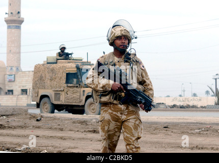I membri del primo battaglione Welsh protezioni sul loro tour of duty in Iraq Foto Stock