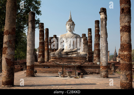 Statura di Buddha in Sukhothai Historical Park, sukhothai, Thailandia Foto Stock