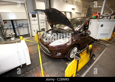 Ford Dagenham Ford Fiesta le emissioni di CO2 Test. Foto:Jeff Gilbert Foto Stock