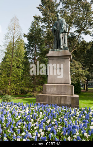 Statua di Lord Kelvin, Giardini Botanici, Belfast Foto Stock