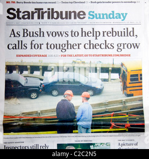 StarTribune front page Minneapolis Highway 35W crollo del ponte il 1 agosto 2007. Minneapolis Minnesota MN USA Foto Stock