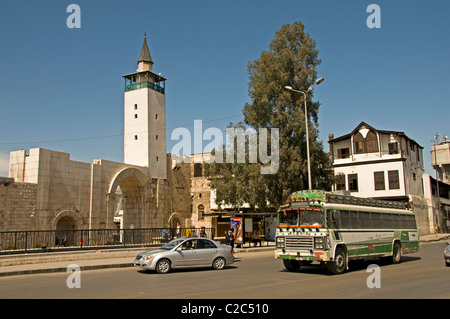 Strada di Bab Sharqi cenere vecchia porta orientale a Damasco in Siria Foto Stock