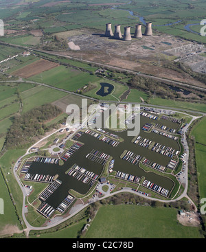 Marina di mercia DERBYSHIRE REGNO UNITO CON Willington Power Station in background Foto Stock