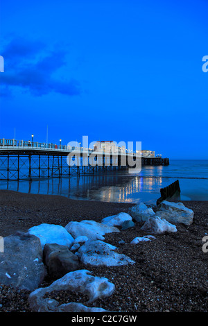 Worthing padiglione Vittoriano Pier di notte Sussex England Foto Stock