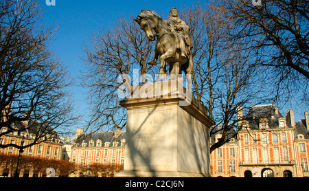 Place des Vosges precedentemente Place Royal, prevista nel 1603, Parigi Francia Foto Stock