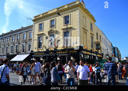 Portobello Road a Notting Hill, Londra, Regno Unito ARTIFEX LUCIS Foto Stock