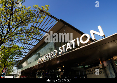 La stazione di Stratford segno, Stratford, Londra, Inghilterra, Regno Unito Foto Stock