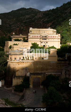 Samode Palace, a 600 anni di vecchio palazzo 40 km a nord di Jaipur, ora un hotel di eredità nel Rajasthan, India Foto Stock