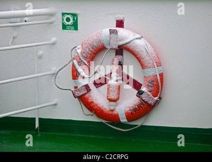 Coperte di neve Lifebelt a bordo di MS Expedition, Penisola Antartica Foto Stock