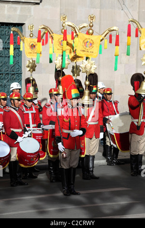 Los Colorados guardia presidenziale band su parade durante Luglio xvi La Paz anniversario , Bolivia Foto Stock