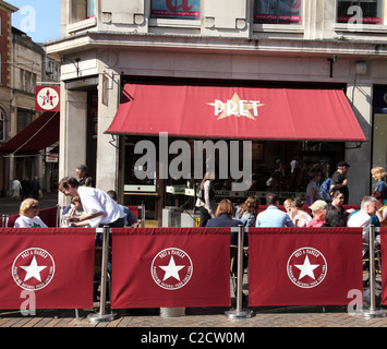 Un Pret a Manger in una città del Regno Unito. Foto Stock
