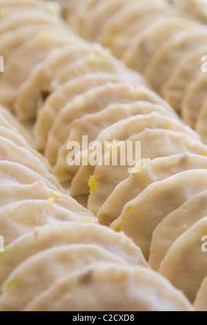 Raw gnocchi Cinesi snack festival crudo closeup Foto Stock