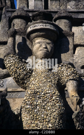 Vercingetorige - Difensore della Gallia - presso Le Palais ideale o Palazzo ideale di Ferdinando Facteur Cheval, Hauterives, Drôme, Francia Foto Stock