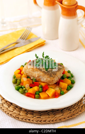 Merluzzo con verdure. Passo per passo: PWNH4B-PWNH5D-PWNH6B-PWNH72 Foto Stock