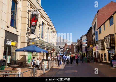 Bar e ristoranti su Forman street vicino alla Cornerhouse complesso cleisure Nottingham City Centre Nottinghamshire Inghilterra GB UK Foto Stock