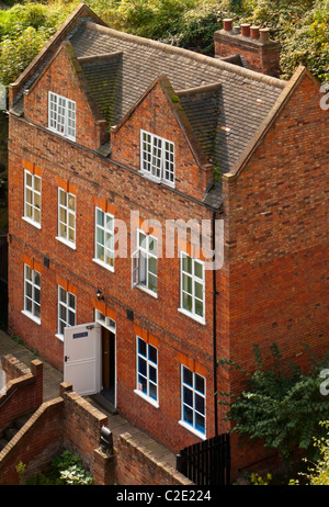 Tini di filtrazione cantiere a Nottingham Regno Unito visto dalle mura del castello sopra costruita nel XVII secolo ora il Museo della Vita di Nottingham Foto Stock