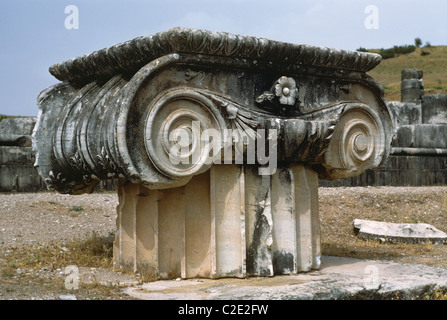 Capitello ionico, il tempio di Artemide, sardi, Turchia 690607 036 Foto Stock