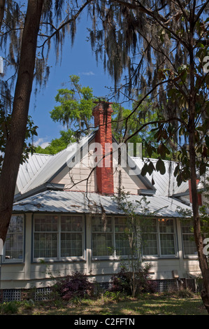 Il Glicine Cottage in alta Springs Florida vende collezionismo e arte popolare. Foto Stock