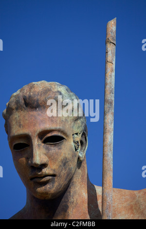 Una scultura di Igor Mitoraj nella Valle dei Templi di Agrigento Sicilia Foto Stock