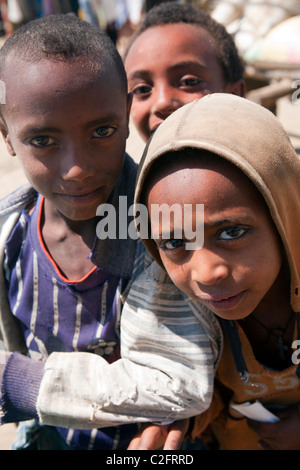 I bambini del villaggio da Simien Mountains dell Etiopia Foto Stock